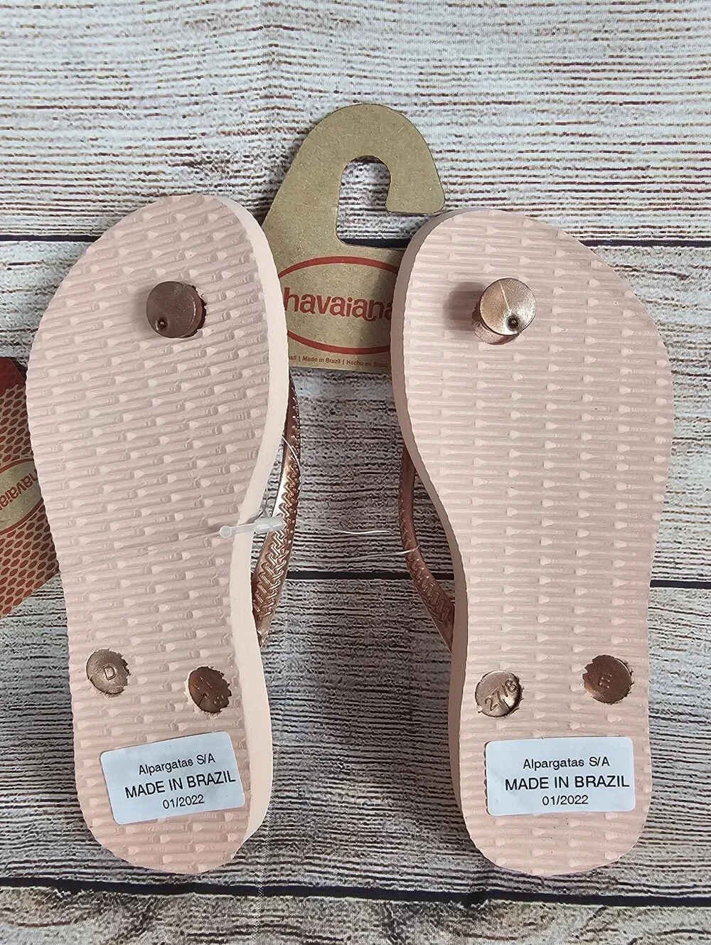 HAVAIANAS TOP TIRAS Gold Metal Flip Flop Sandals Size Girls 11/12C NEW